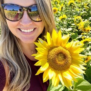 Meet your Posher, Courtney